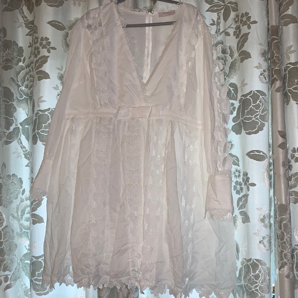 Emmalyn white mini dress - Picture 1 of 4